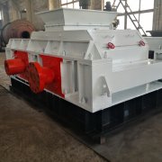 對輥破碎設(shè)備的工作與注意